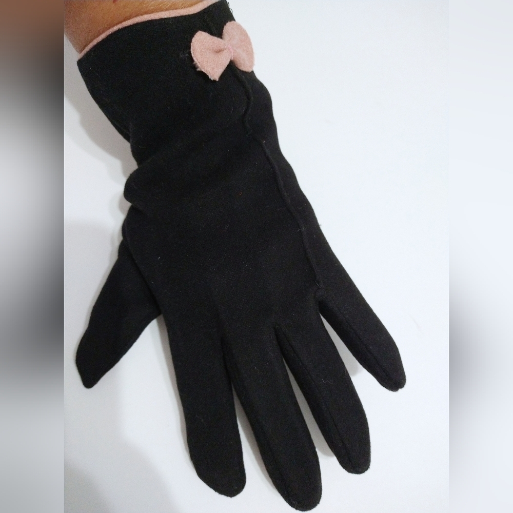 NWT Women's Faux Suede Black Gloves - Picture 2 of 5